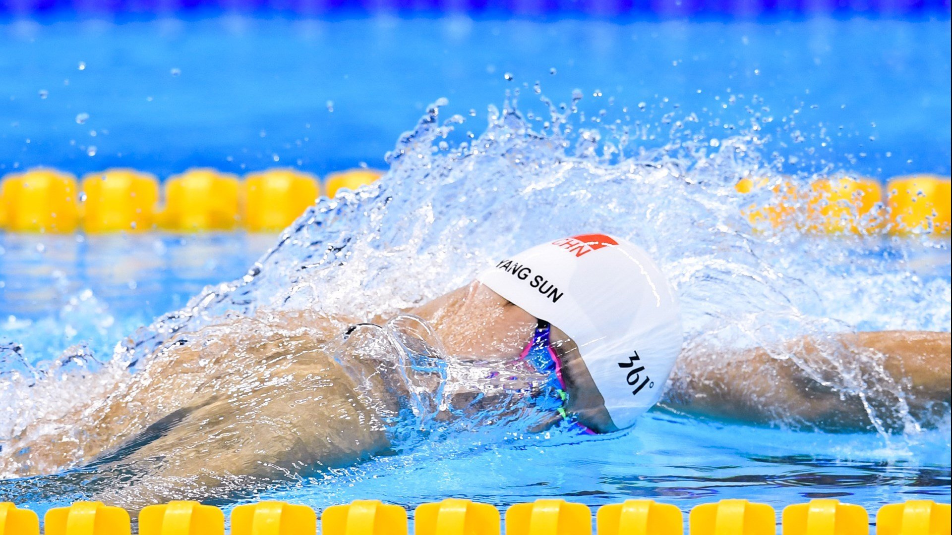 西甲:巴塞罗那4-1战胜奥萨苏纳,莱万再次打入关键球,西甲 巴塞罗那